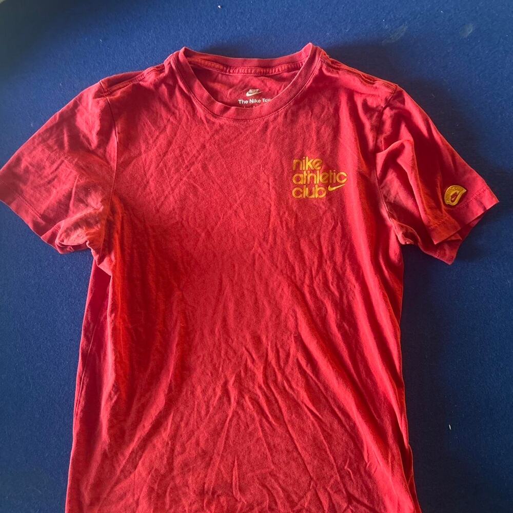 Nike athletic club graphic t